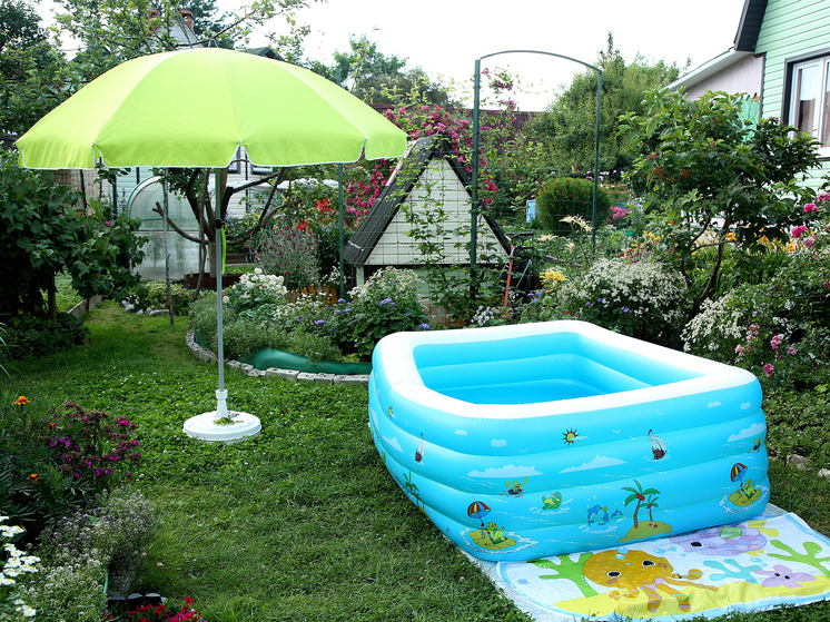 Россияне стали больше тратить на дачные бассейны