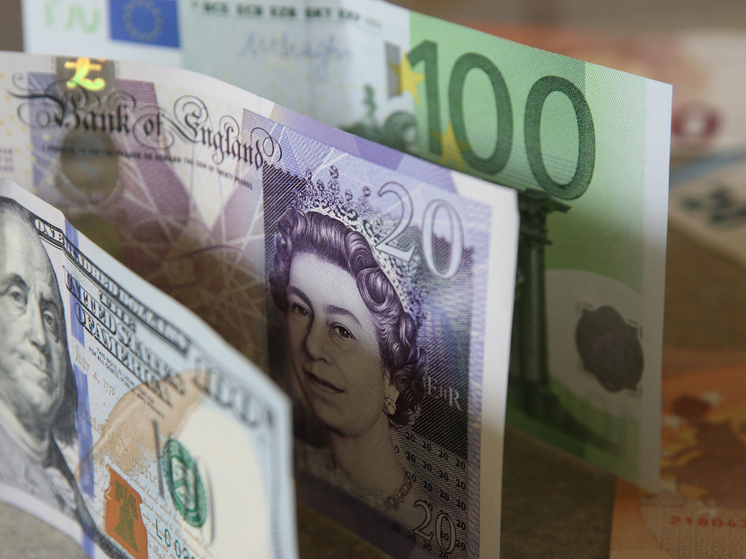 Рубль достиг двухлетнего рекорда в надежде на переговоры Путина и Трампа