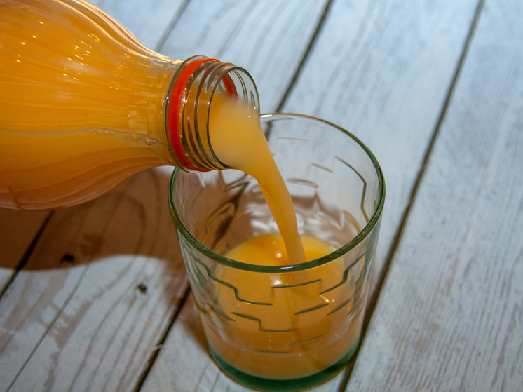 Апельсиновый сок вместо американский валюты: в России появился новый финансовый инструмент