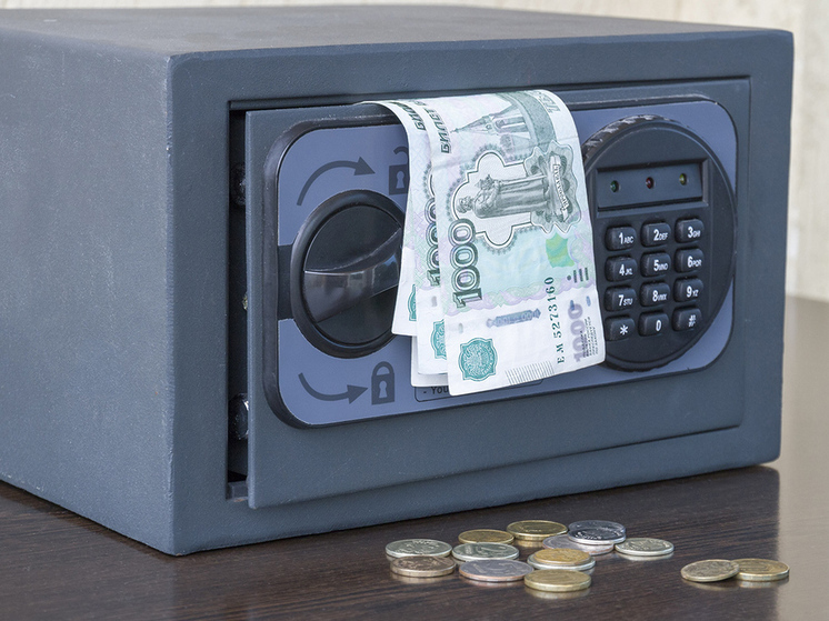 Ставка по депозитам покатилась вниз: что делать вкладчикам