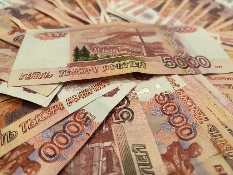 Как выгодно вложить 100 тысяч рублей: аналитики дали совет