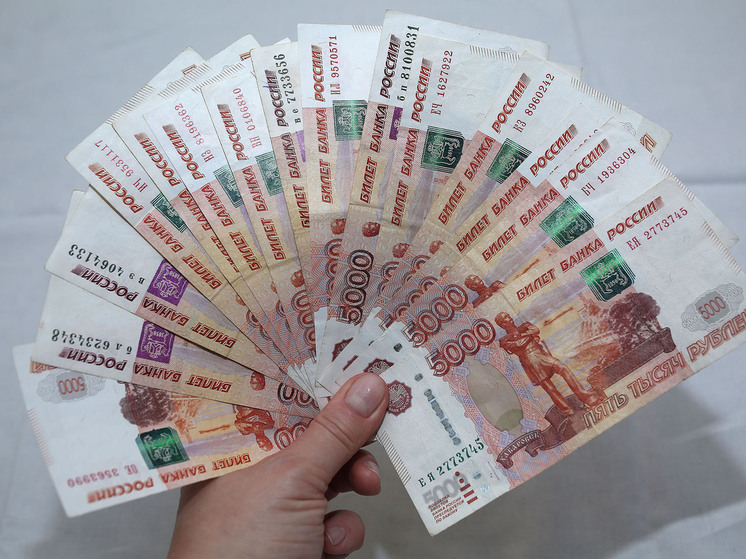 Порог богатства в России за десятилетие вырос в два раза, а бедности — в три