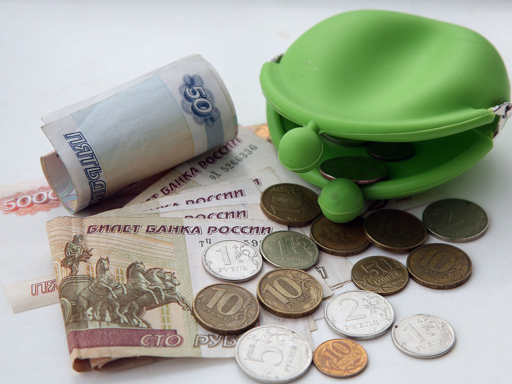 Что можно было купить за 10 тысяч рублей в СССР: эксперты сравнили цены в советской и современной России