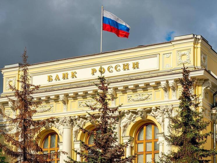 Минус четверть заемщиков: россиян с неофициальными доходами отрезают от кредитов